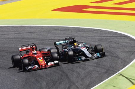 Formuła 1: Ekipa Mercedesa odpiera ataki Ferrari