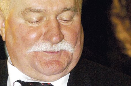 Wałęsa pod ostrzałem