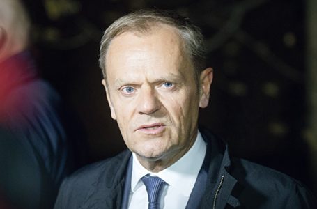 O czym milczy Donald Tusk?