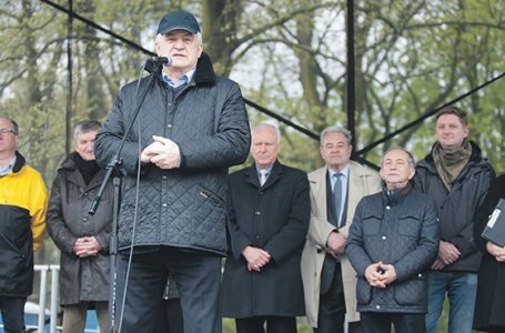 Cofnąć „ustawę splamioną krwią”