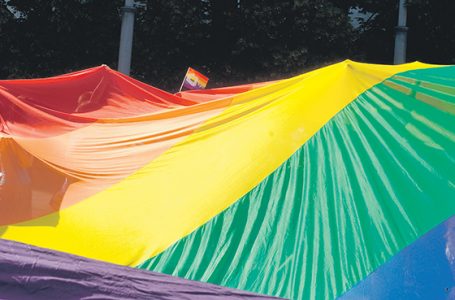 Co z tą adopcją dzieci przez pary homoseksualne?