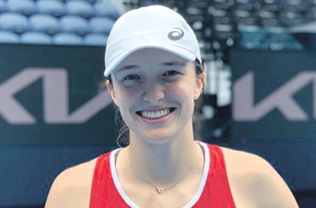 Australian Open 2021: Świątek awansowała, Hurkacz nie dał rady