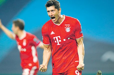 Lewandowski wrócił i strzelił, ale Bayern przegrał