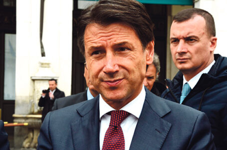 Powrót Giuseppe Conte