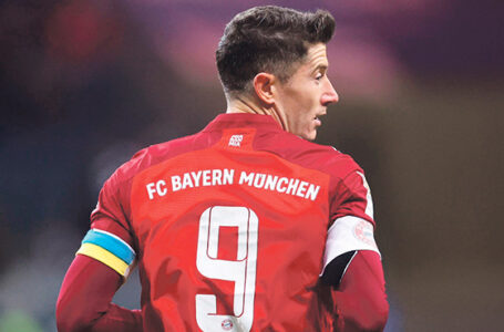 Liga Mistrzów UEFA: Lewandowski obalił Red Bulla hat-trickiem